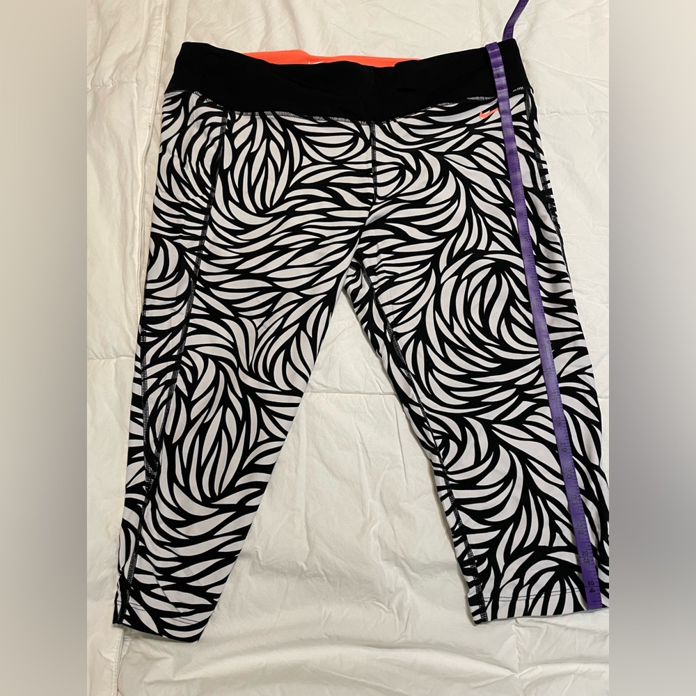 Nike Cropped Leggings